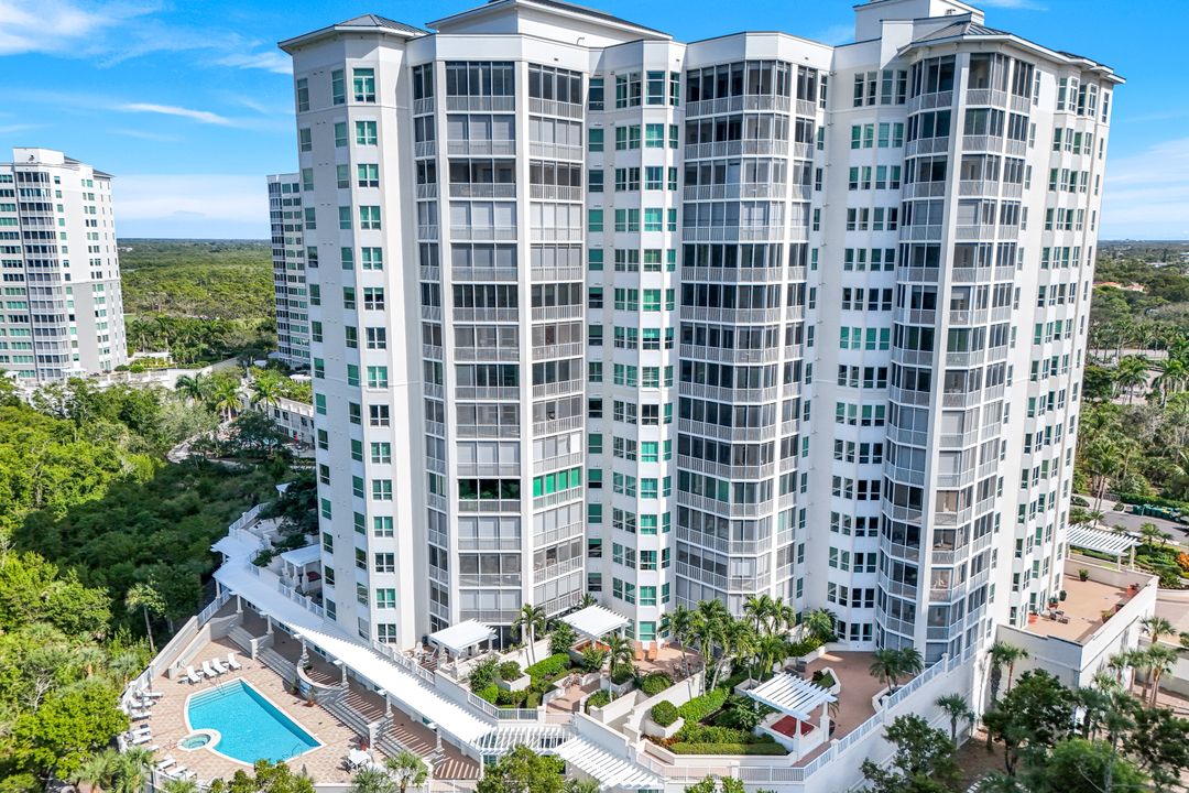 285 Grande Way #401, Naples, FL 34110