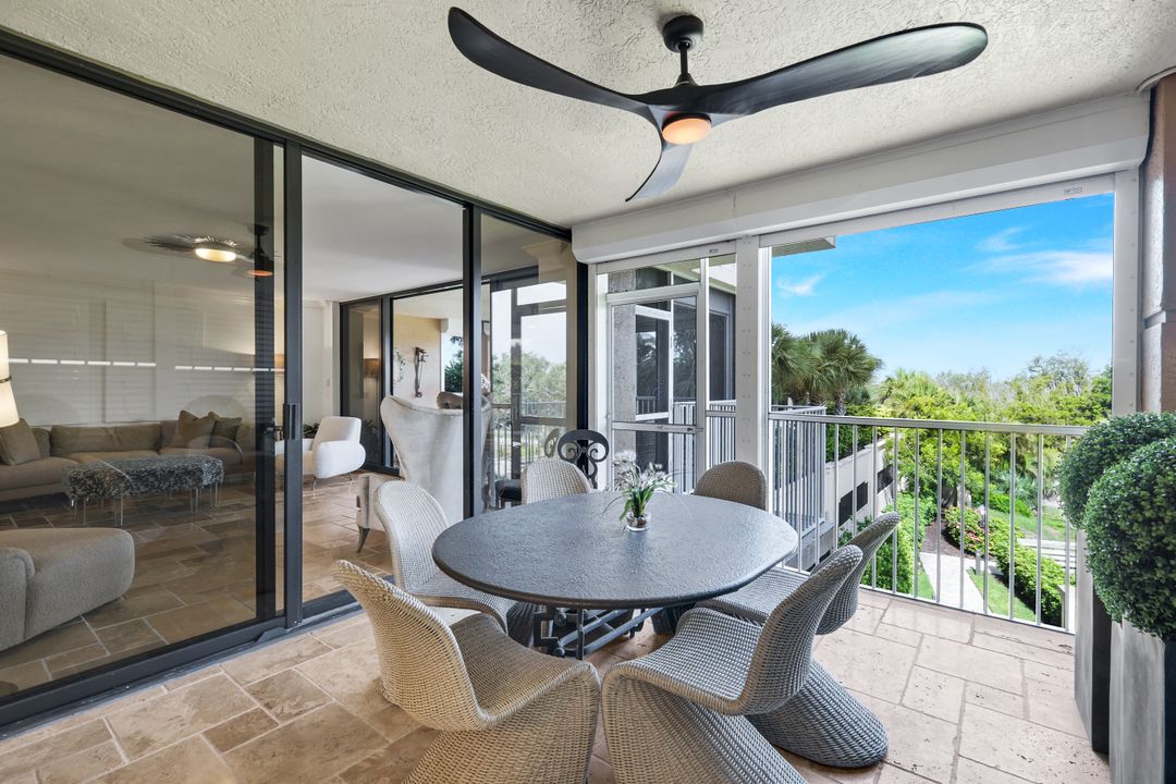 6597 Nicholas Blvd #306, Naples, FL 34108