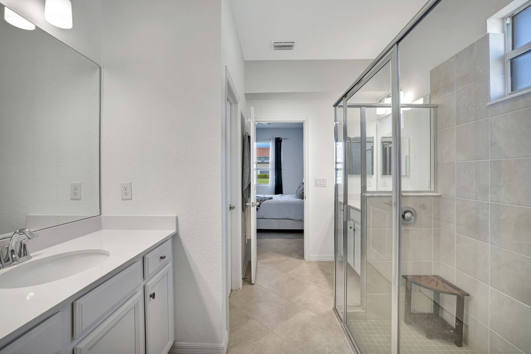 2567 Vine Ave, Naples, FL 34120