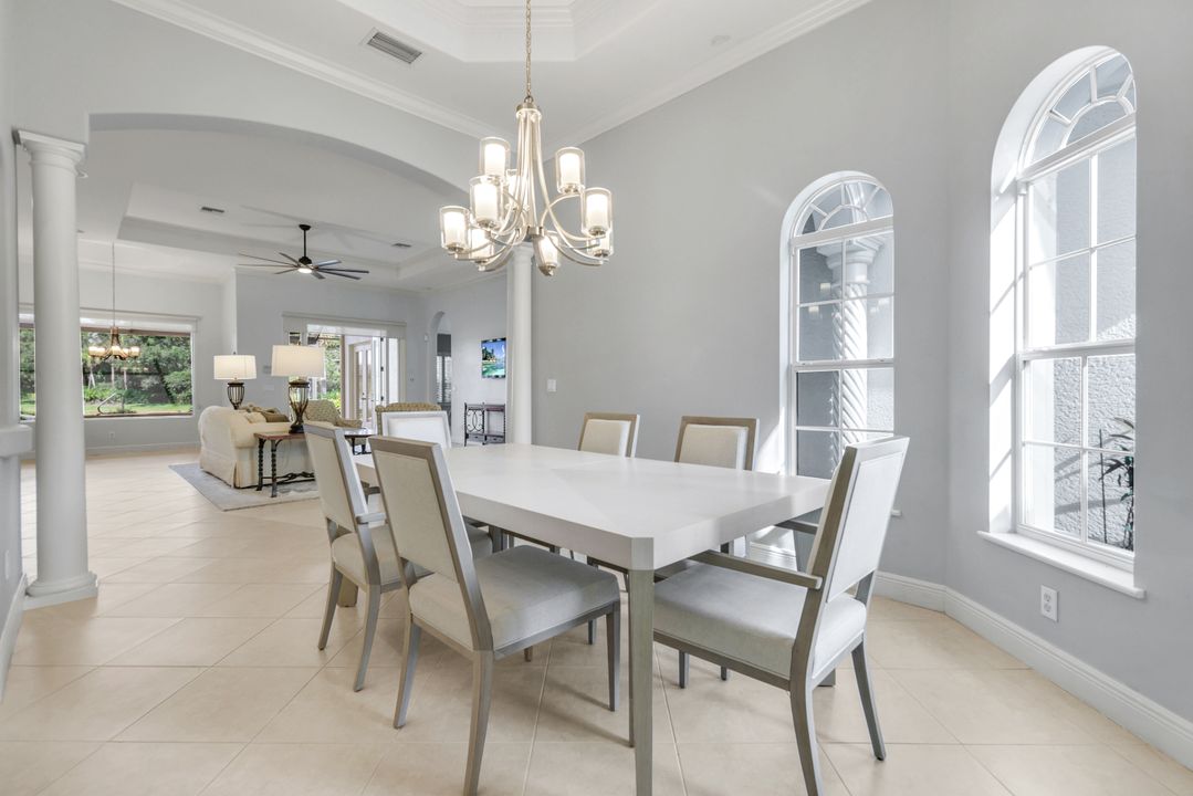 5799 Hammock Isles Dr, Naples, FL 34119