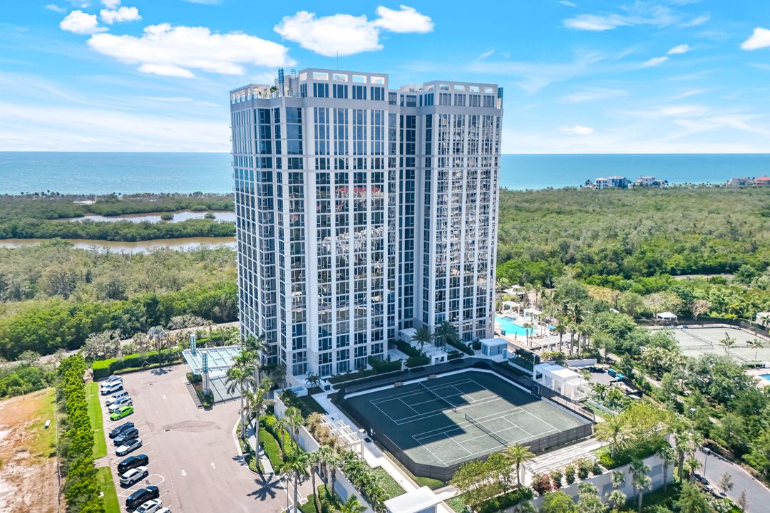 6897 Grenadier Blvd #601, Naples, FL 34108
