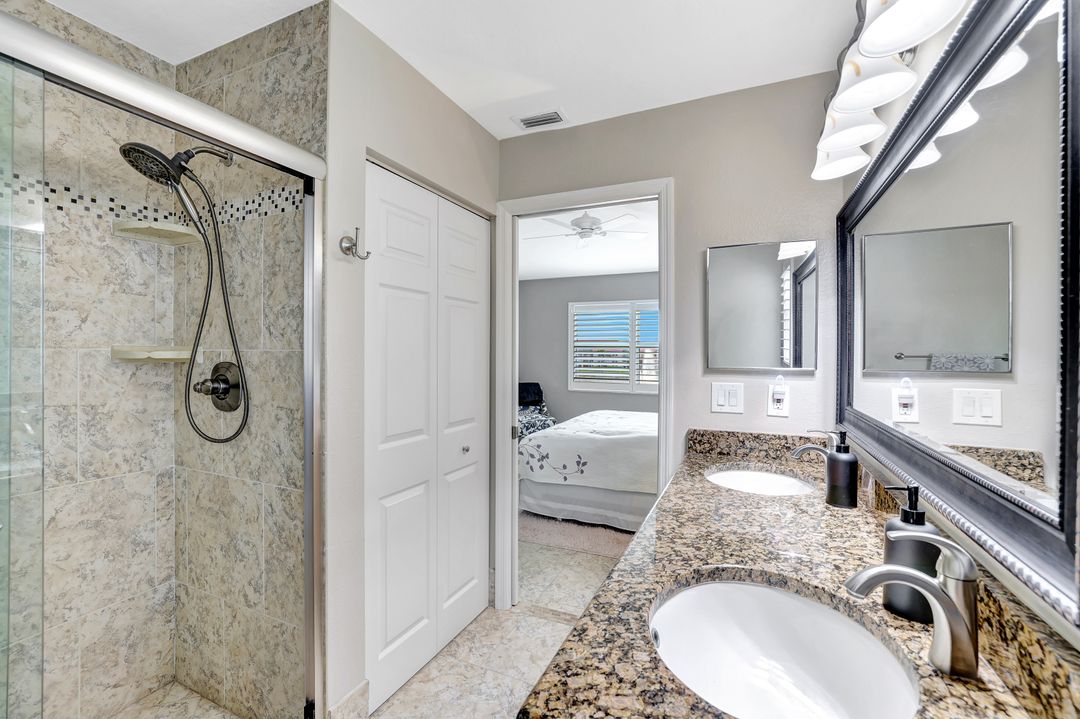 6270 Huntington Lakes Cir #204, Naples, FL 34119