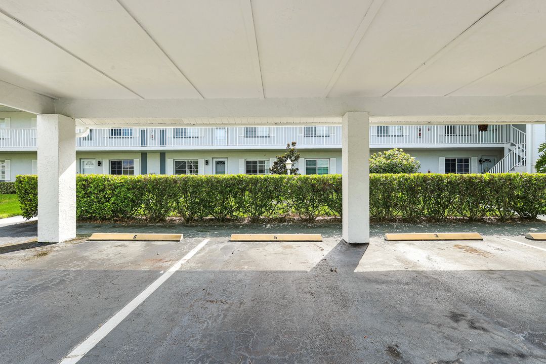 228 Belina Dr #606, Naples, FL 34104