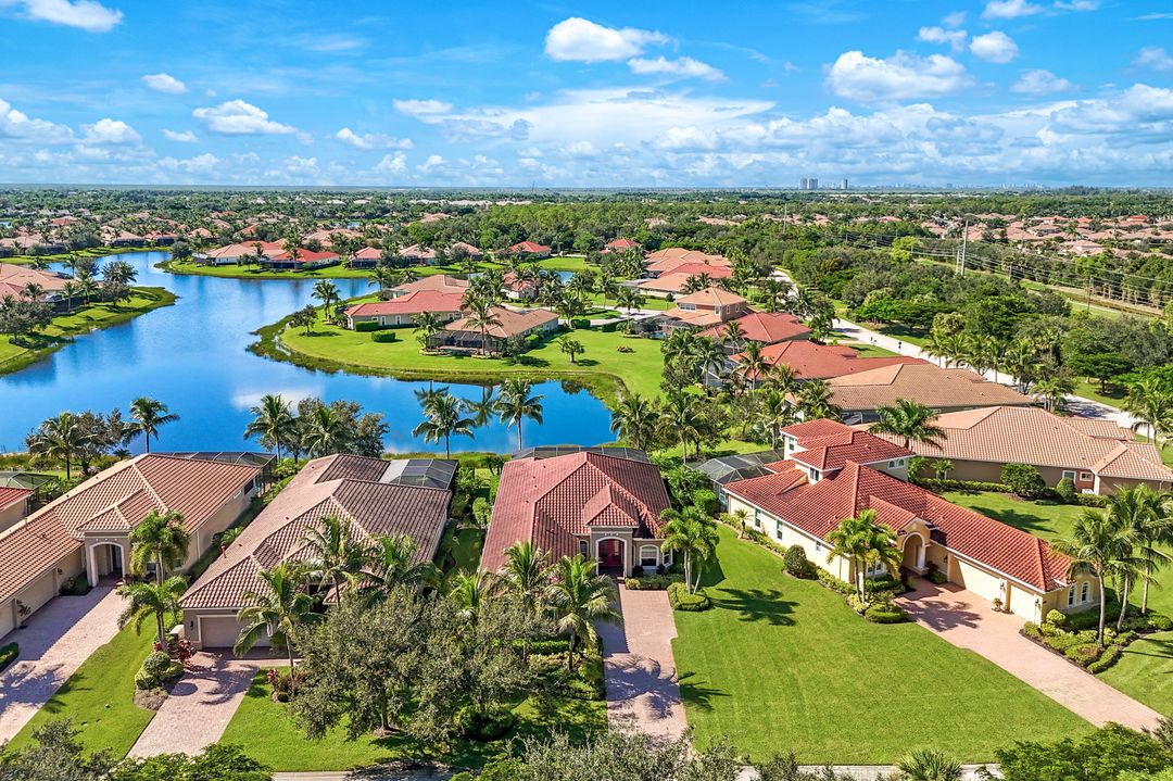9333 Campanile Cir, Naples, FL 34114