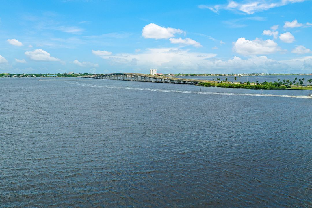 4611 SE 20th Pl, Cape Coral, FL 33904