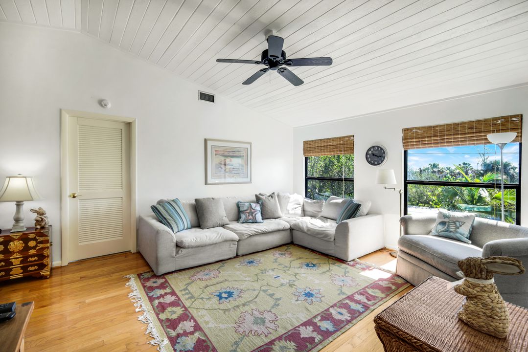 647 Rabbit Rd, Sanibel, FL 33957