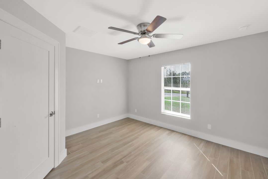 2806 22nd St SW, Lehigh Acres, FL 33976