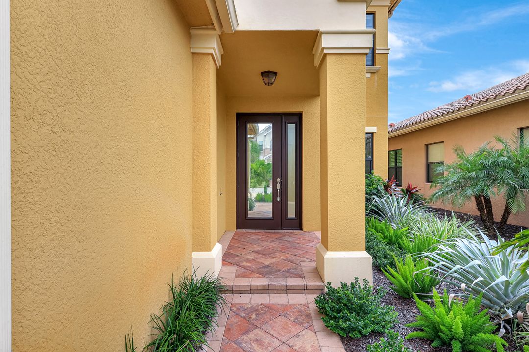 3430 Tigris Ln, Naples, FL 34119