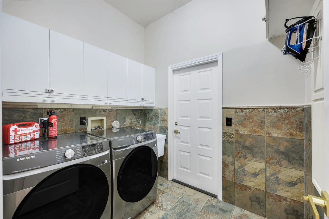 778 95th Ave N, Naples, FL 34108
