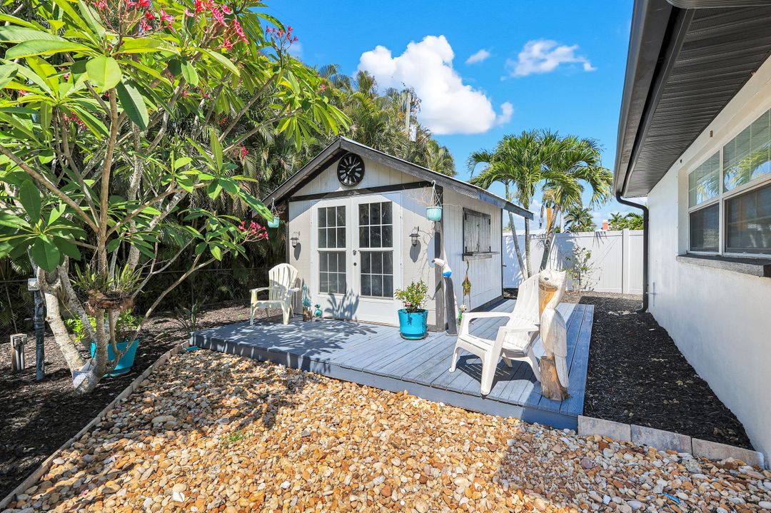 8327 Riviera Ave, Fort Myers, FL 33919