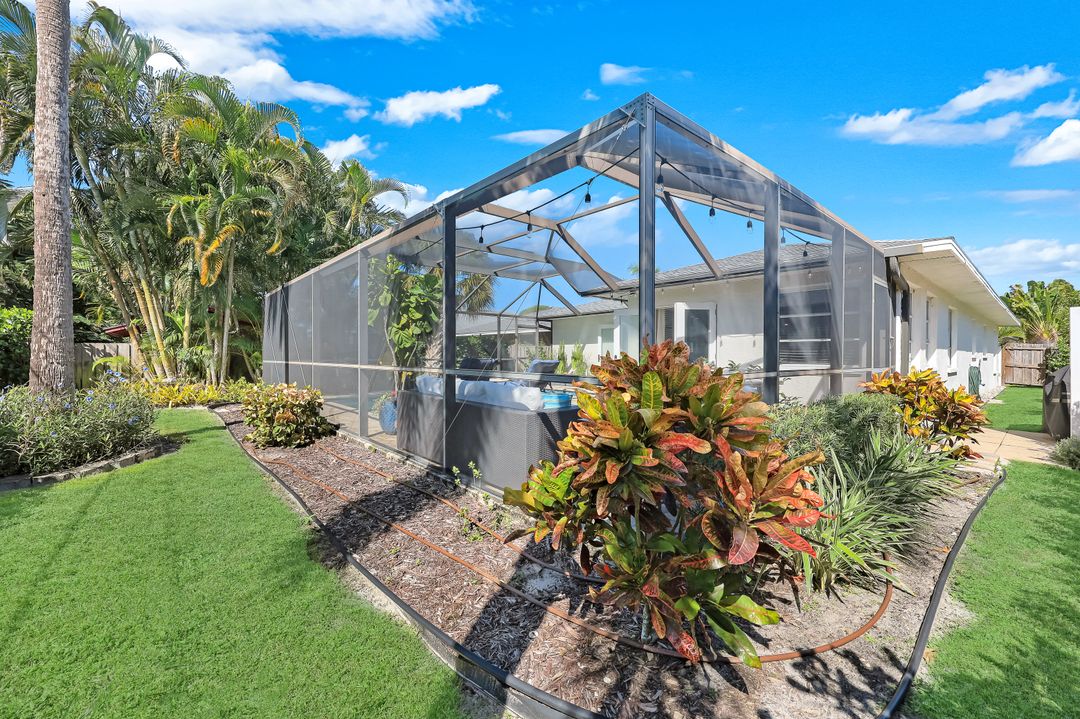 768 96th Ave N, Naples, FL 34108