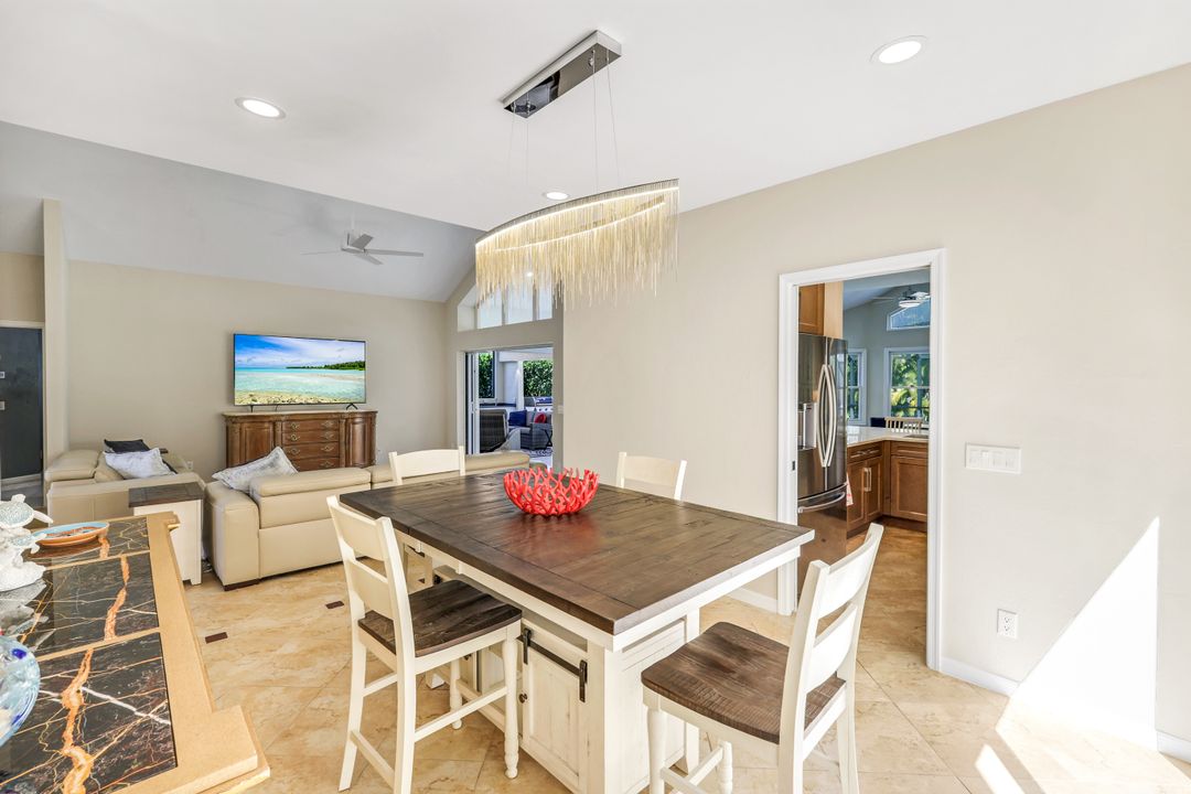 547 Cormorant Cove, Naples, FL 34113