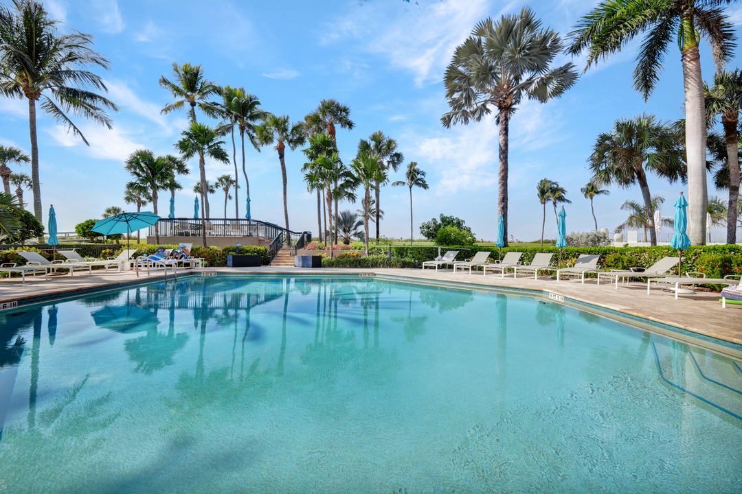 4551 Gulf Shore Blvd N #505, Naples, FL 34103