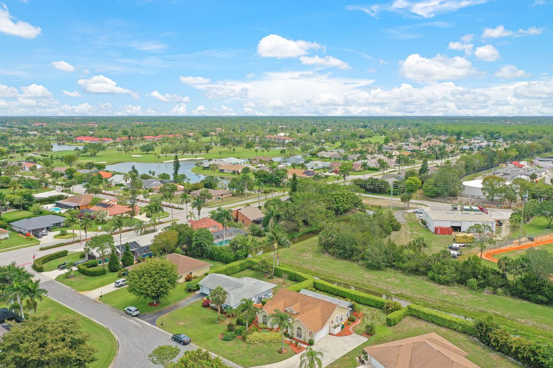 84 Valley Stream Ln, Naples, FL 34113