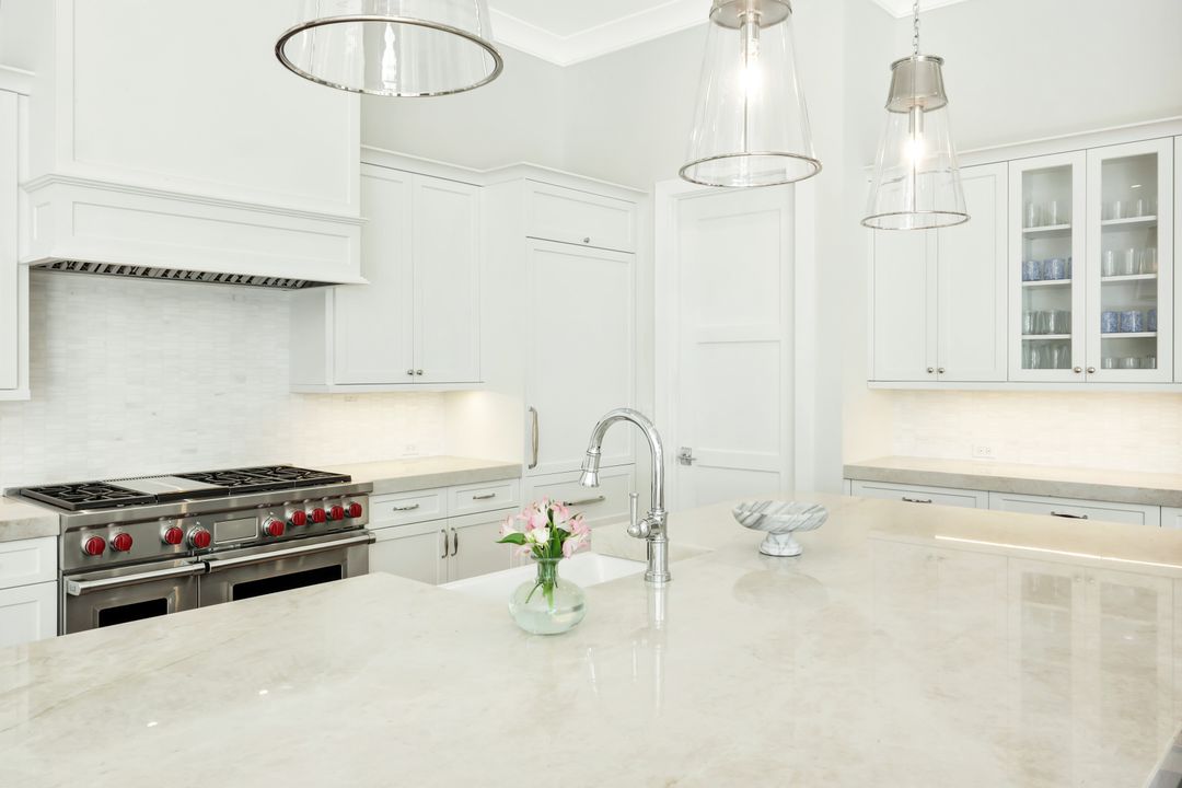 680 Wedge Dr, Naples, FL 34103