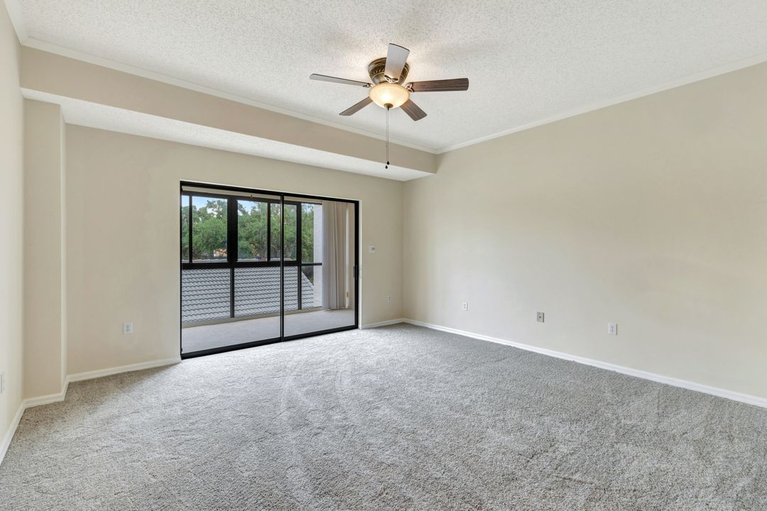 900 Arbor Lake Dr #207, Naples, FL 34110