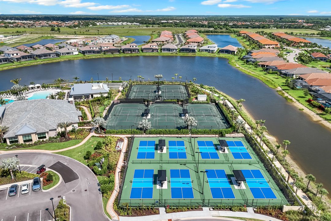 15236 Turin Dr, Naples, FL 34114