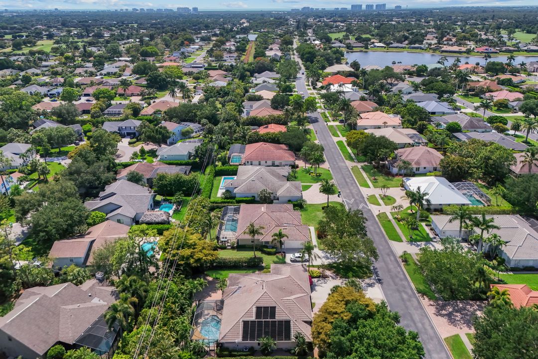 2039 Imperial Cir, Naples, FL 34110