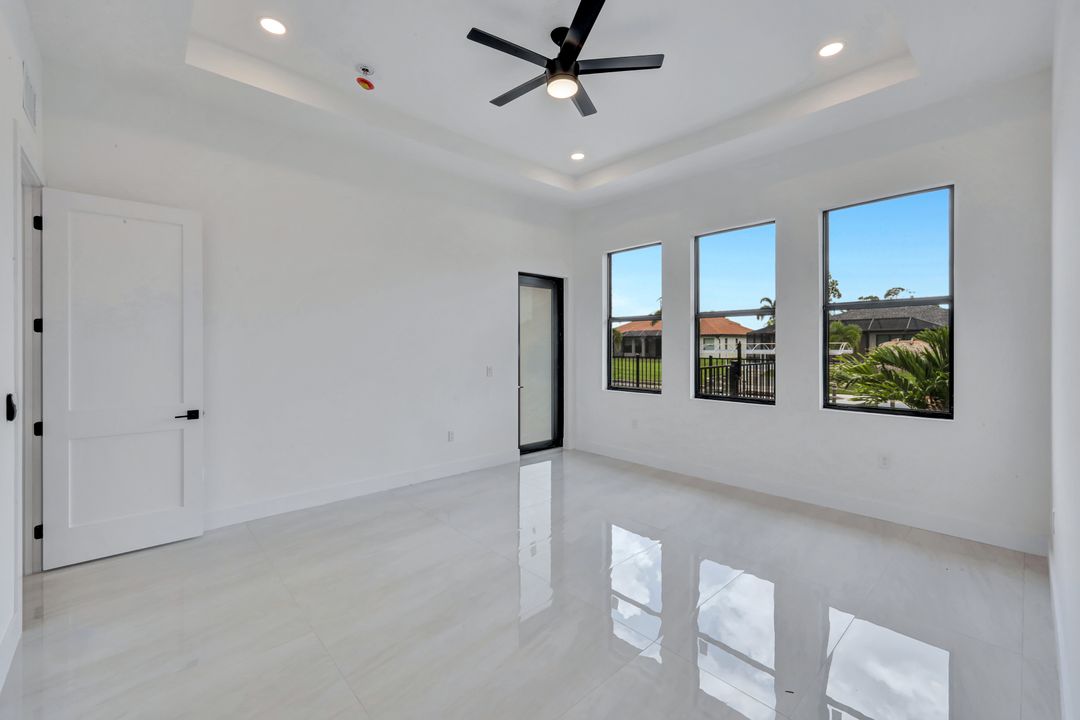 2596 Surfside Blvd, Cape Coral, FL 33914