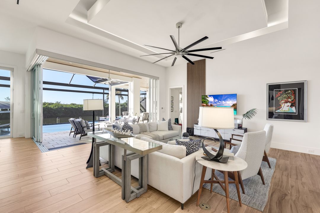 428 SW 39th Ave, Cape Coral, FL 33991