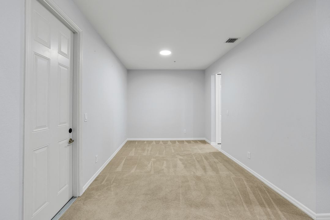 1370 Mariposa Cir #102, Naples, FL 34105