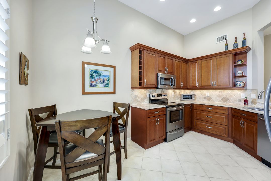 6555 Valen Way #G201, Naples, FL 34108