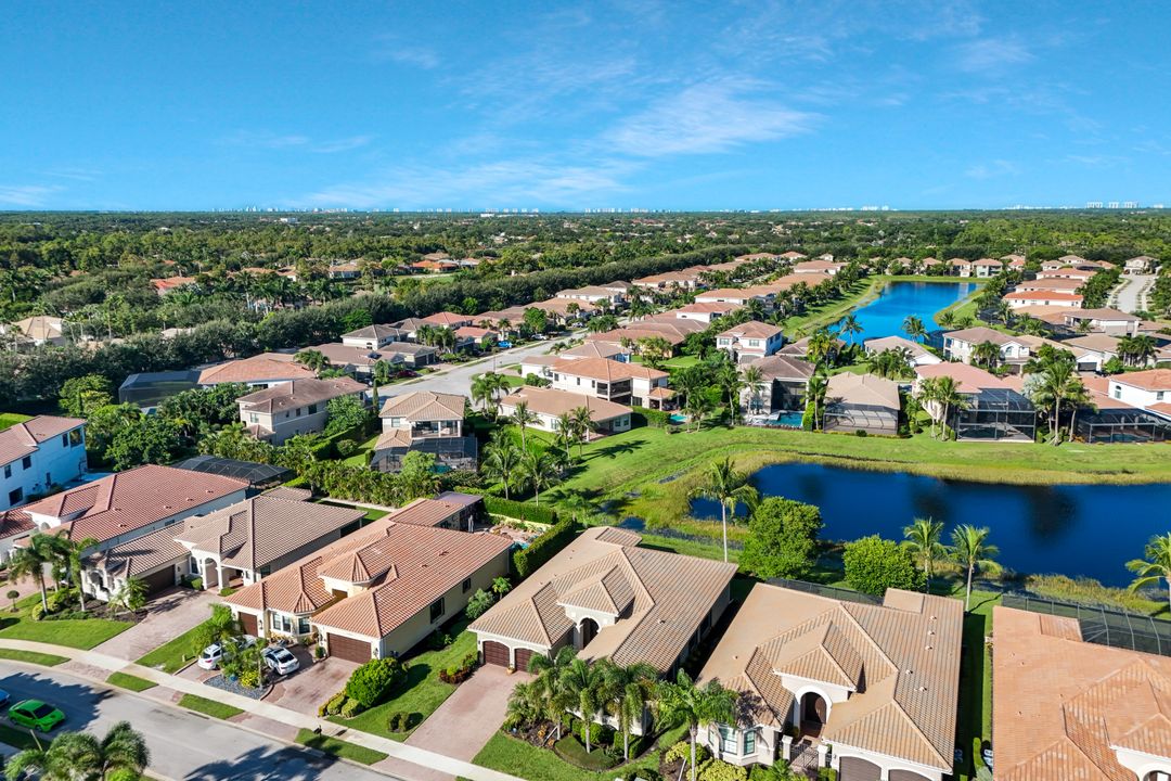 3384 Atlantic Cir, Naples, FL 34119