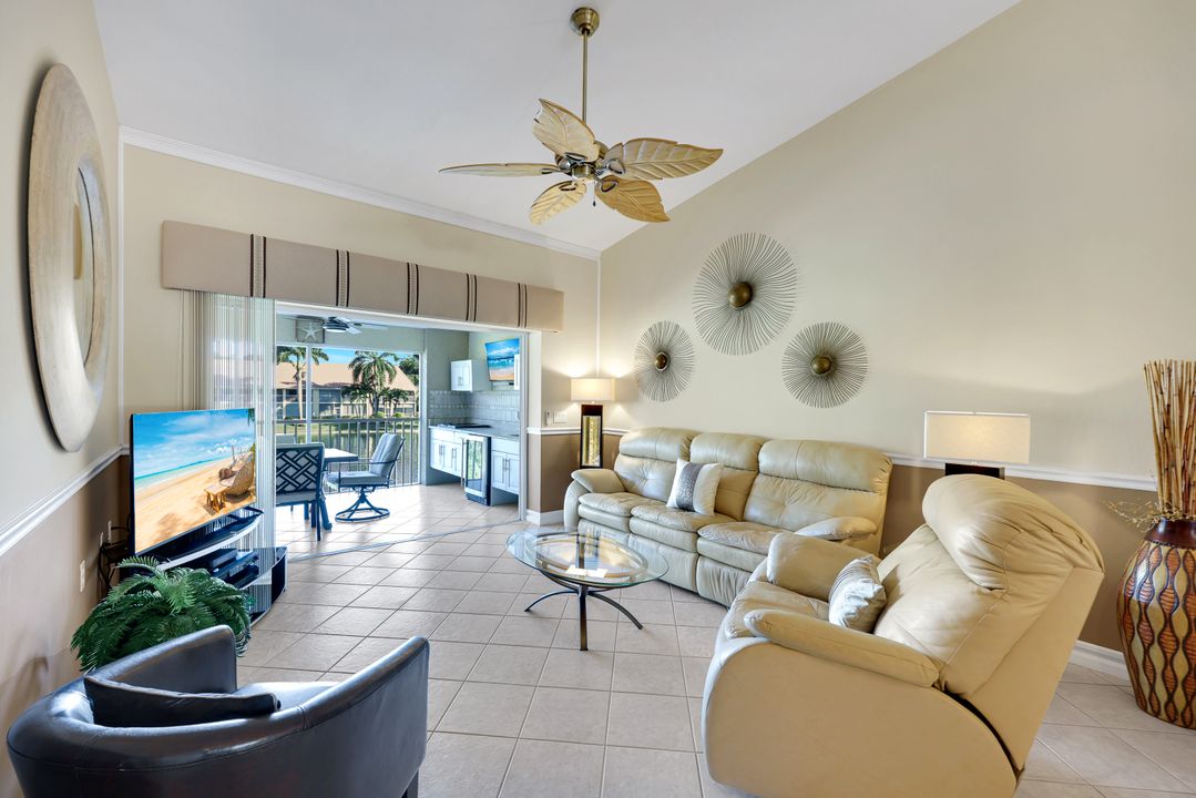 2375 Bayou Ln #4, Naples, FL 34112