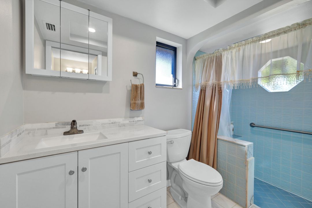 215 SE 12th Ave, Cape Coral, FL 33990