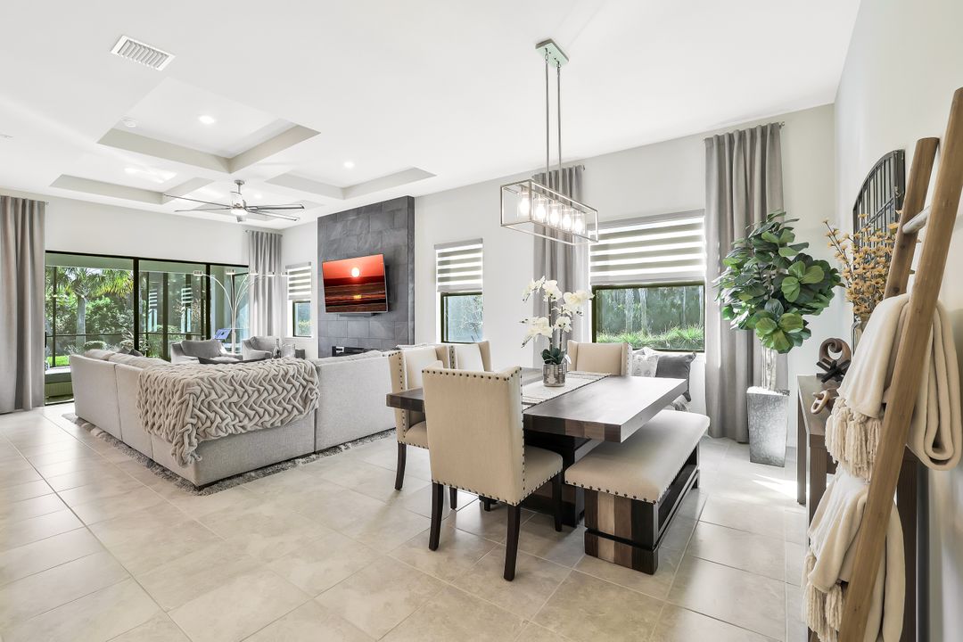 9772 Willet Ct, Naples, FL 34120