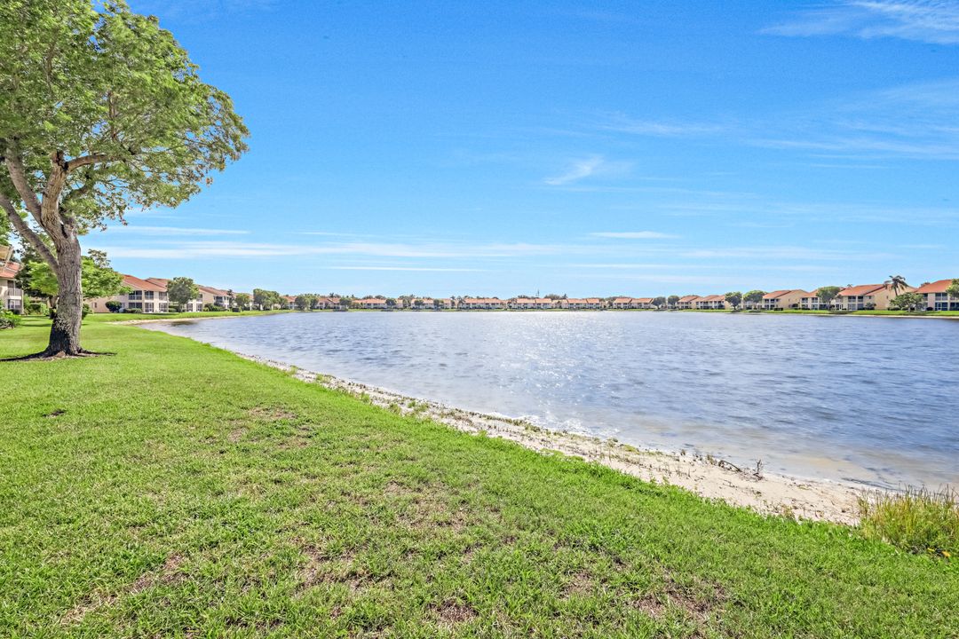 7800 Emerald Cir #b104, Naples, FL 34109