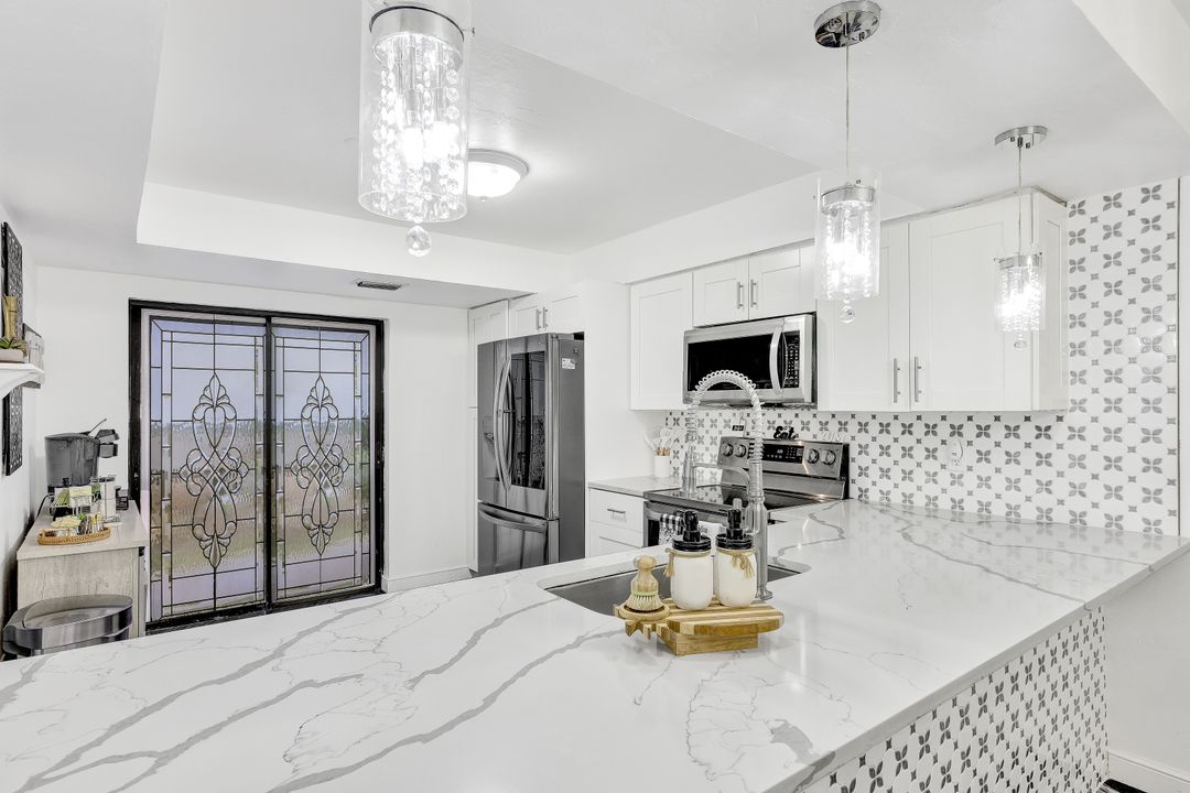 113 Pinebrook Dr, Fort Myers, FL 33907