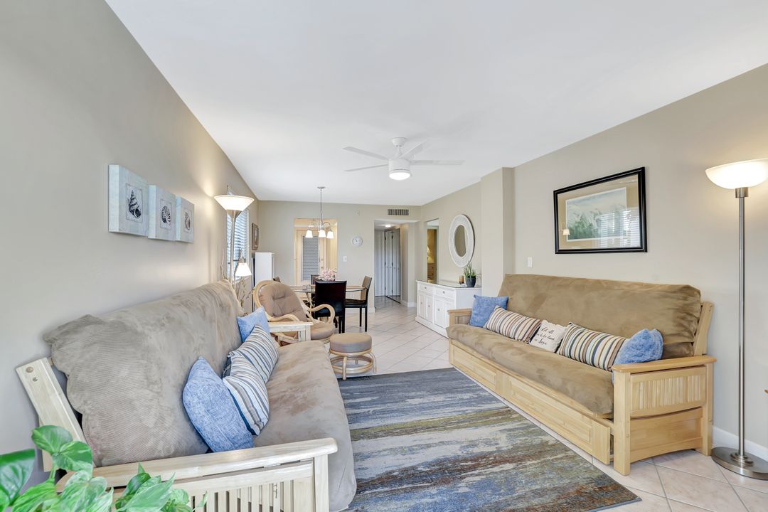 1300 Gulf Shore Blvd N #410, Naples, FL 34102