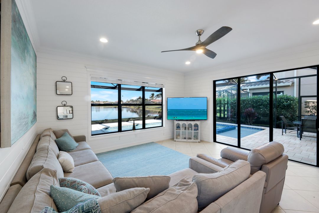 2735 Cinnamon Bay Cir, Naples, FL 34119