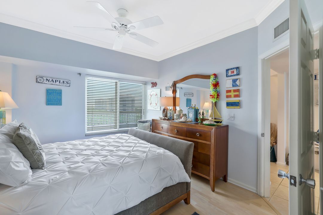 25 Bluebill Ave #1103, Naples, FL 34108