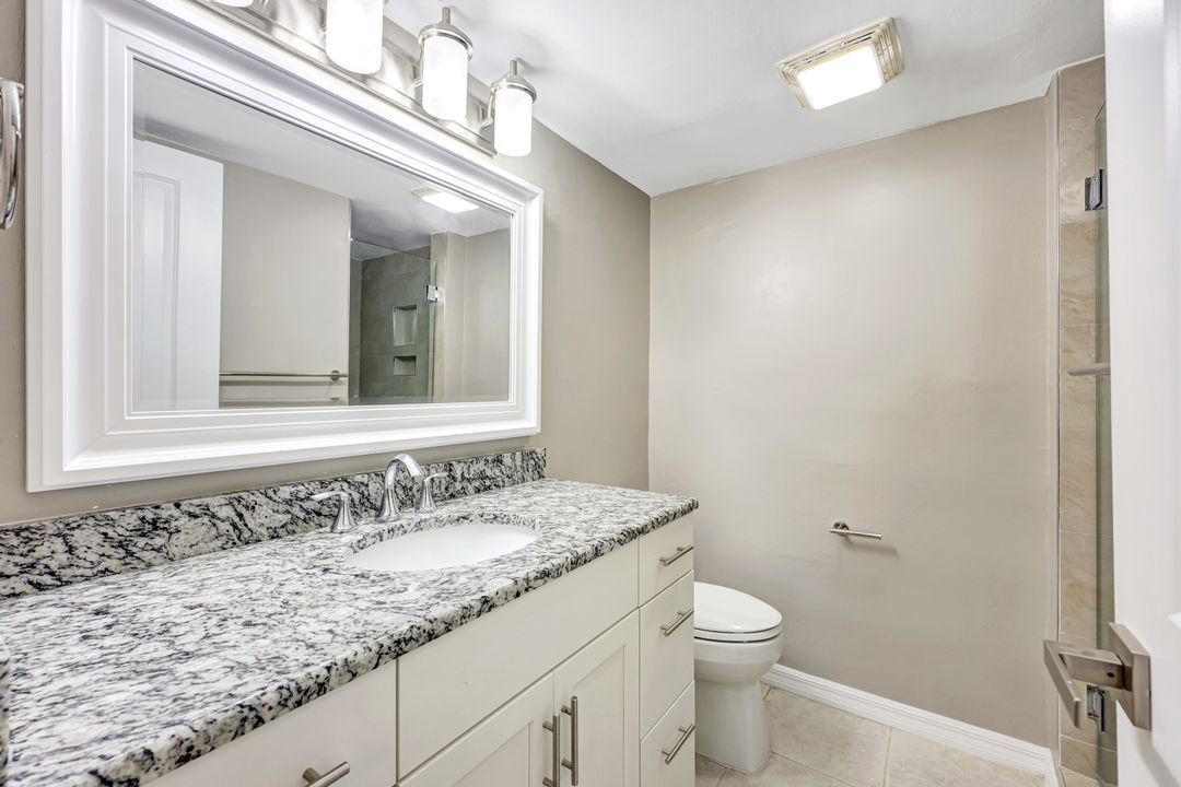 900 8th Ave S #104, Naples, FL 34102