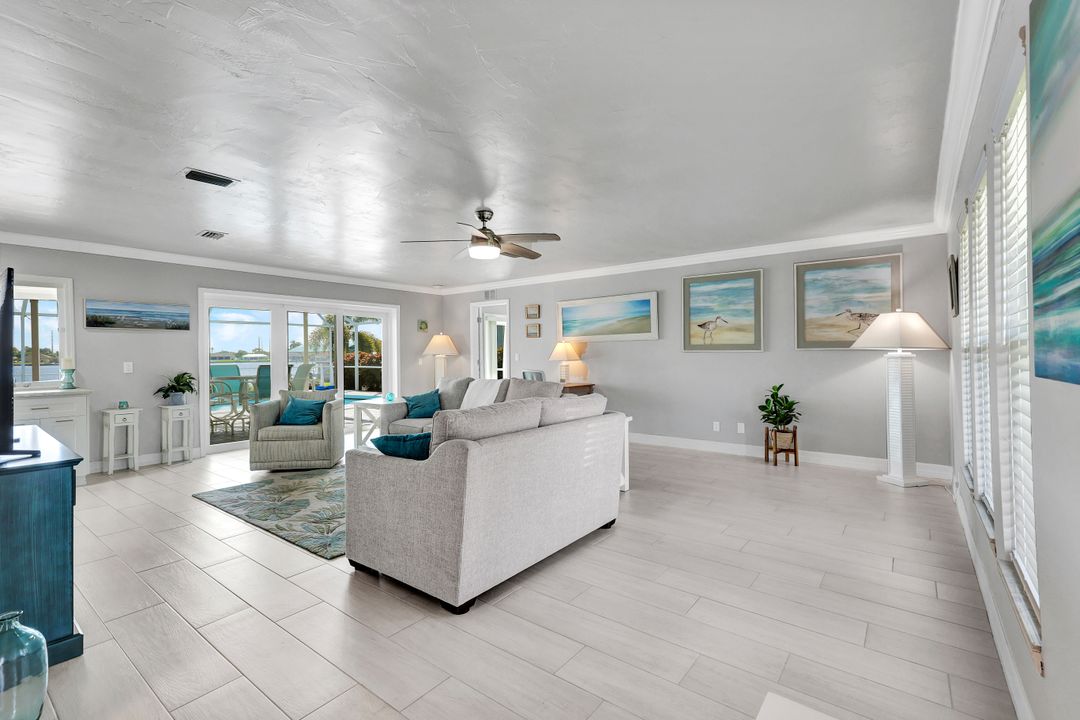 809 SW 2nd Ave, Cape Coral, FL 33991