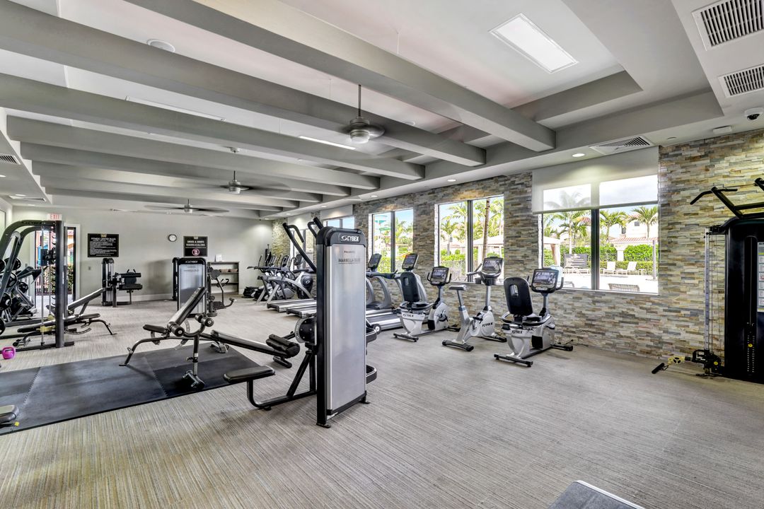 13836 Luna Dr, Naples, FL 34109