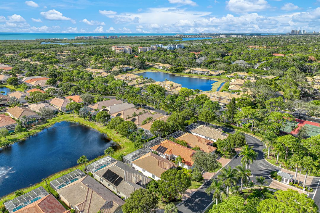 463 Tullamore Ln, Naples, FL 34110