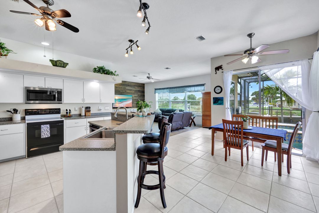 2118 SE 18th Ave, Cape Coral, FL 33990
