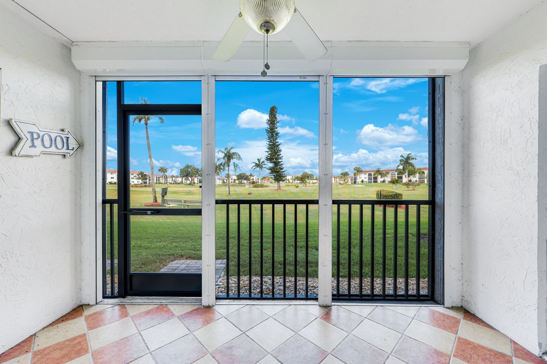 29 High Point Cir E #107, Naples, FL 34103