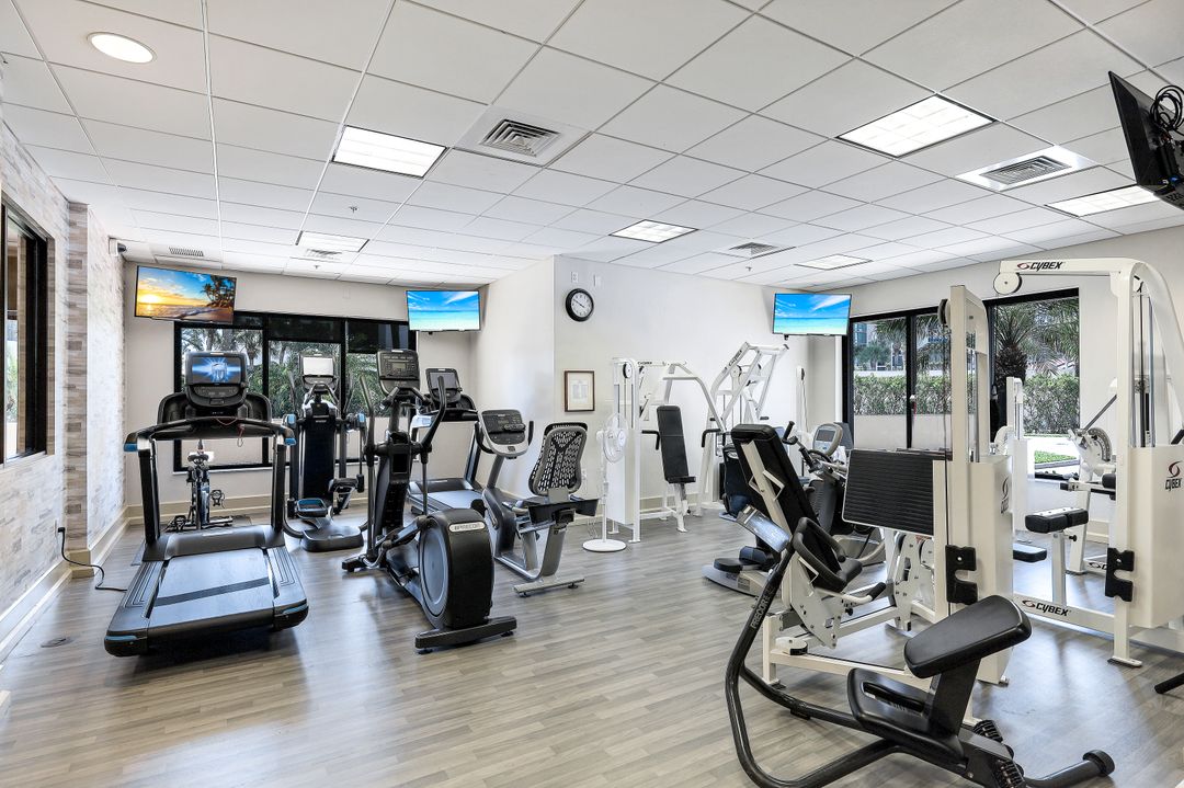 4551 Gulf Shore Blvd N #1003, Naples, FL 34103