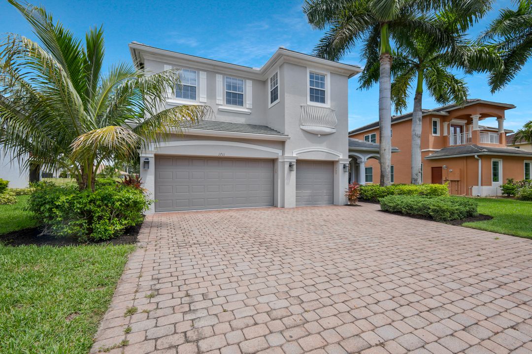 1711 Sarazen Pl, Naples, FL 34120