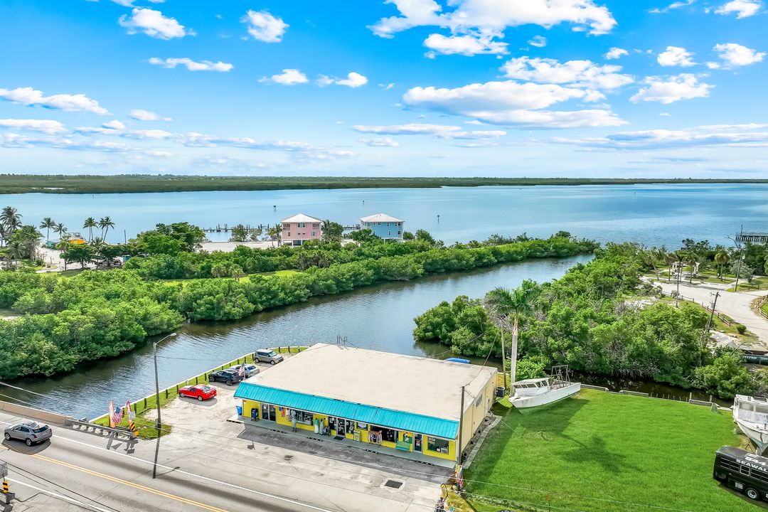 4547 Pine Island Rd, Matlacha, FL 33993
