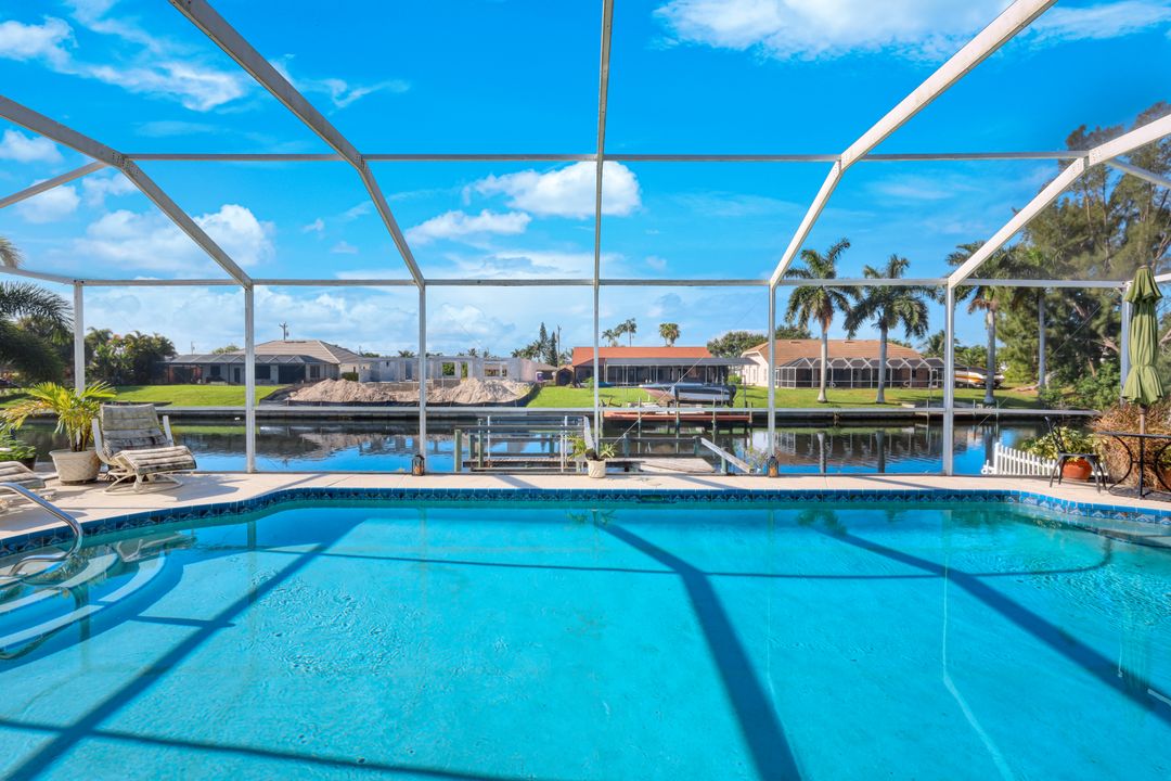 212 Kamal Pkwy, Cape Coral, FL 33904