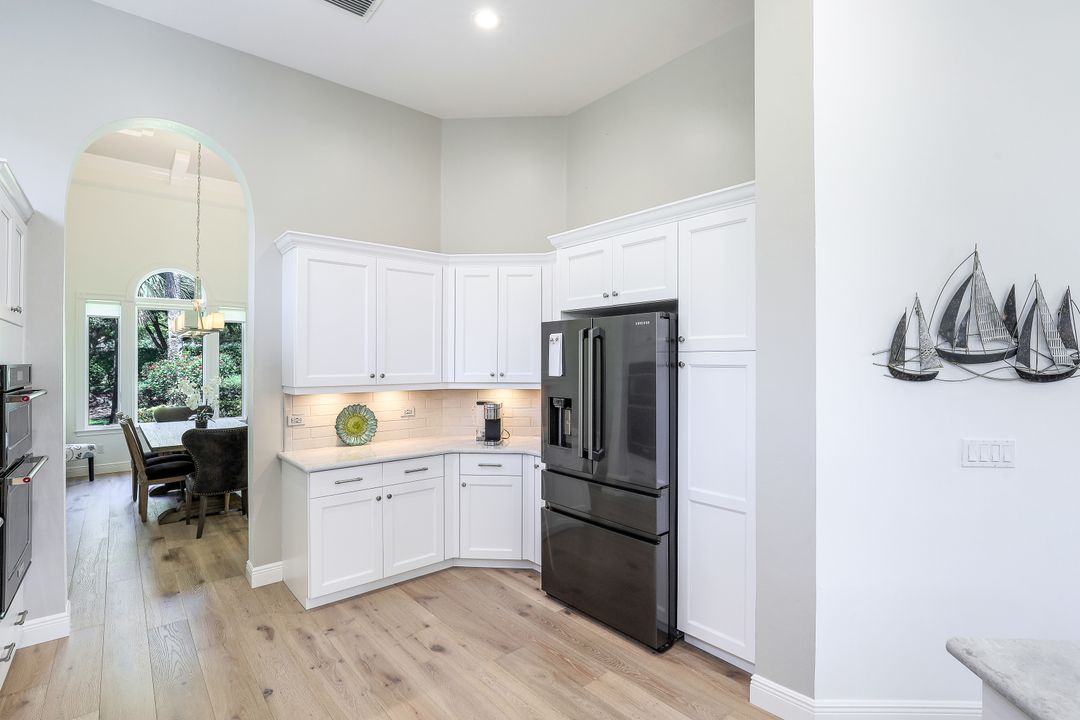 18132 Via Caprini Dr, Miromar Lakes, FL 33913