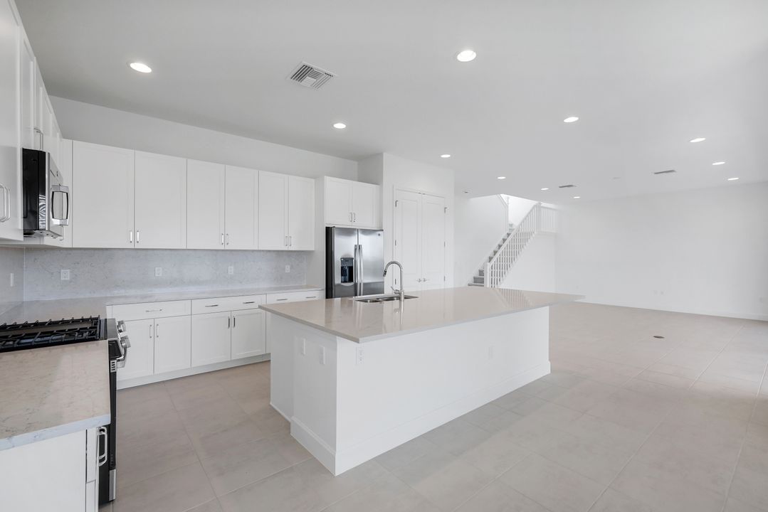 20703 Fair Oak Ln, Estero, FL 33928