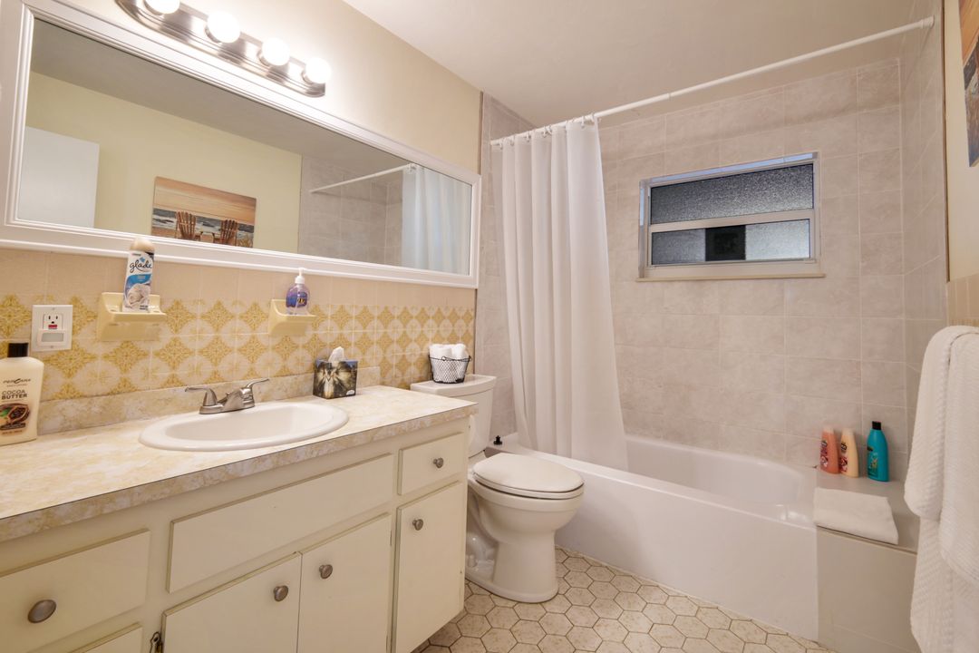 4587 Capri Dr, Naples, FL 34103