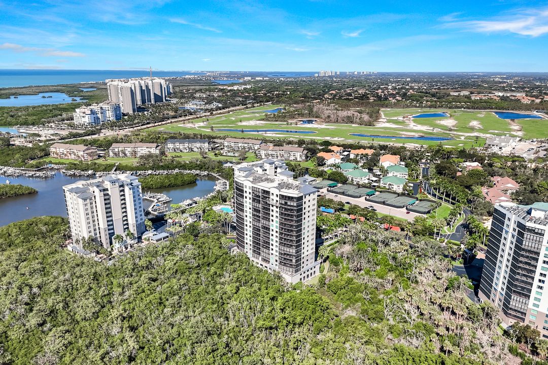 425 Cove Tower Dr #403, Naples, FL 34110