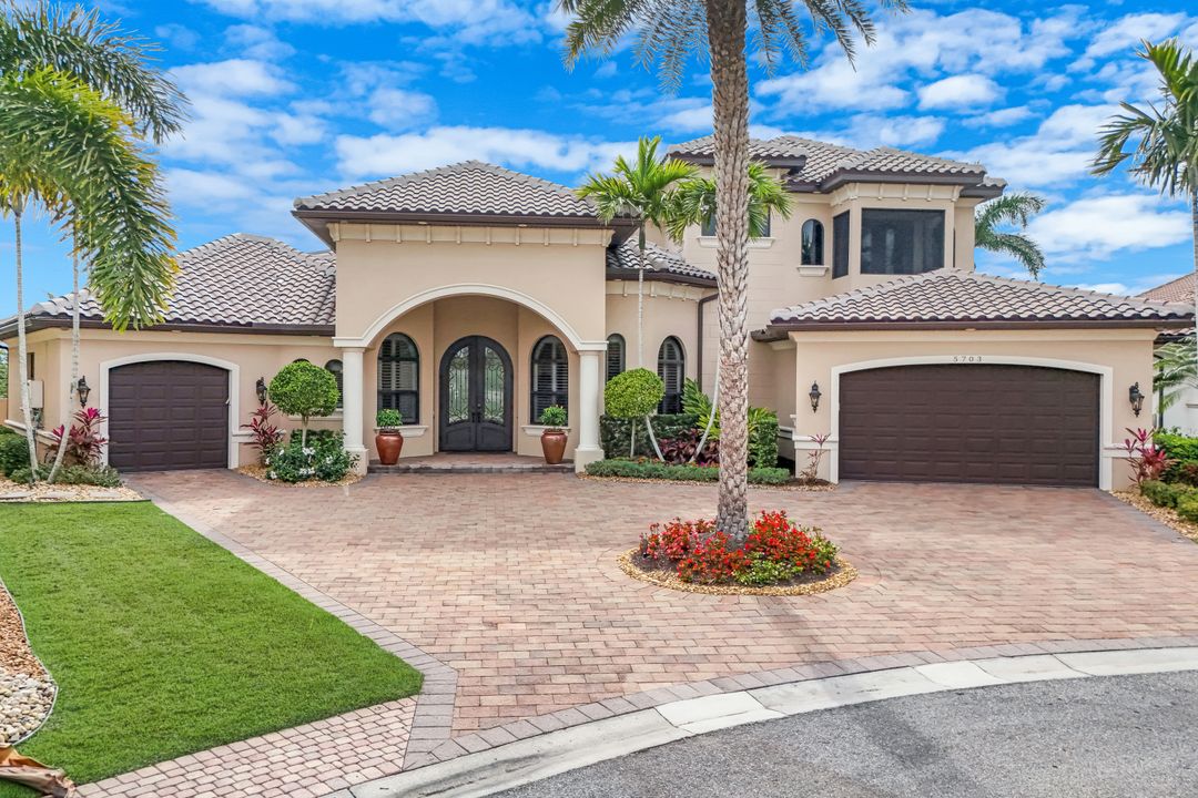 5703 Yardarm Ct, Cape Coral, FL 33914